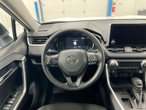 Used 2025 Toyota RAV4 XLE FWD image 11