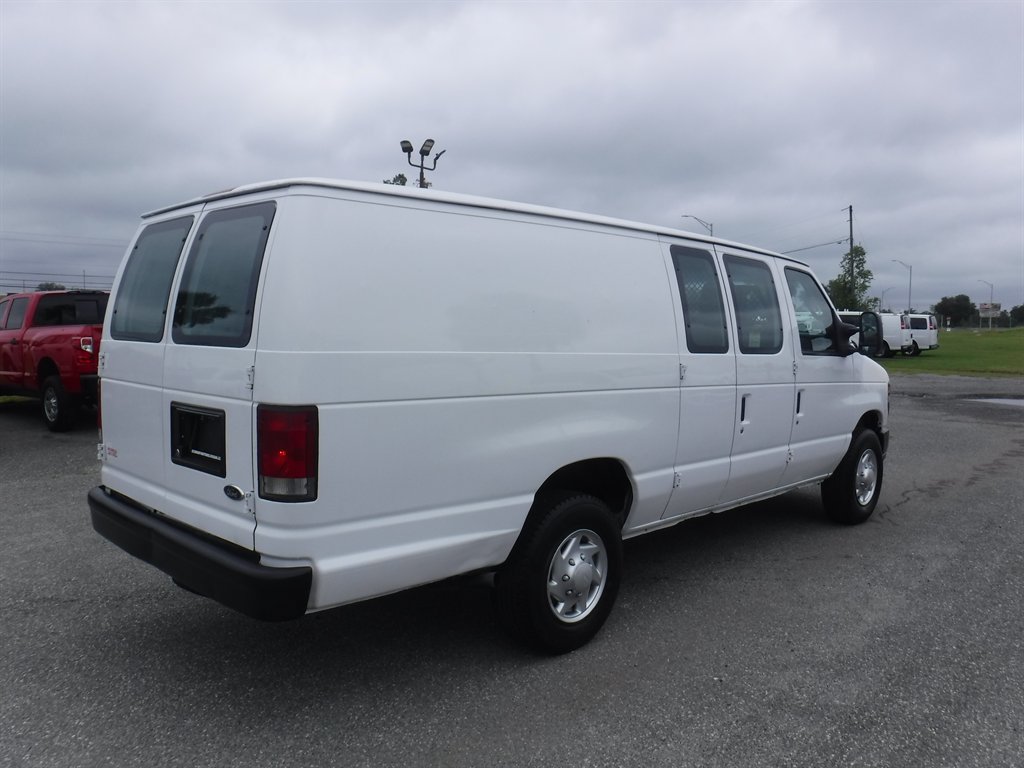 Used 2012 Ford E-250 and Econoline 250 Extended RWD image 2