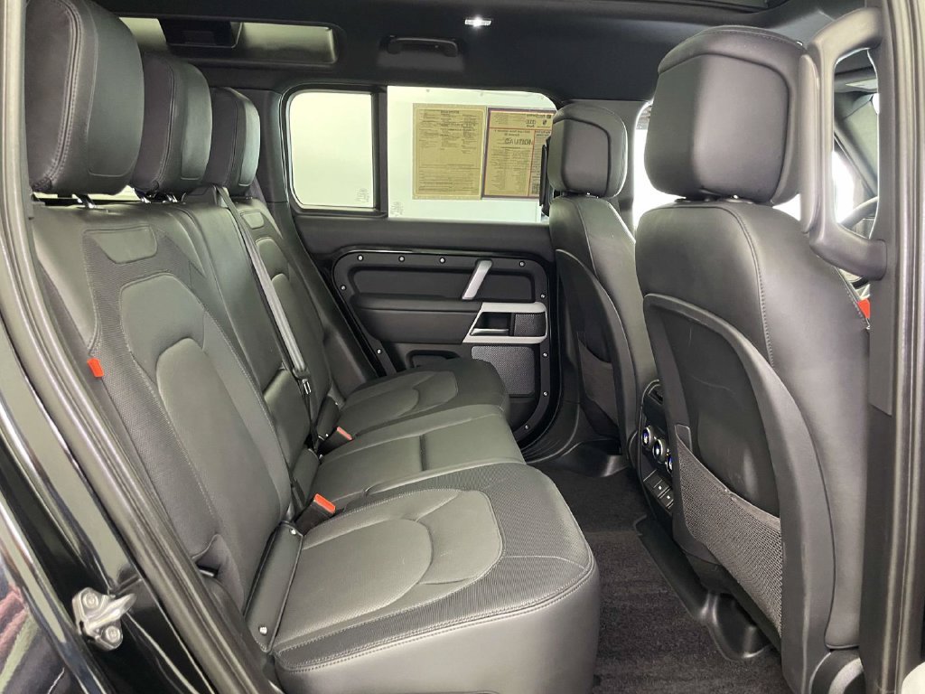 Used 2023 Land Rover Defender 110 X-Dynamic SE AWD/4WD image 23