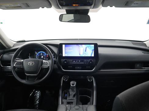 Used 2025 Toyota Grand Highlander FWD image 13