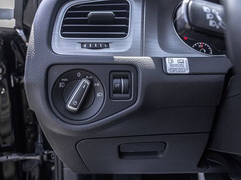 Used 2015 Volkswagen Golf TDI SE w/ Lighting Package FWD image 26