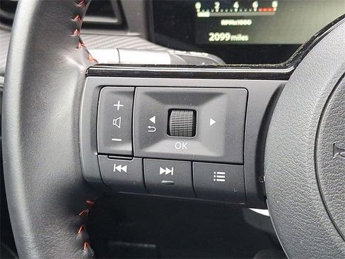 Used 2025 Nissan Kicks SR image 9