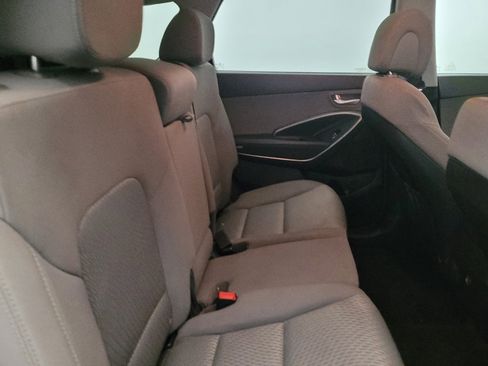 Used 2018 Hyundai Santa Fe SE image 19