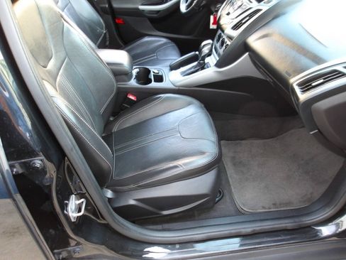 Used 2014 Ford Focus SE FWD image 5