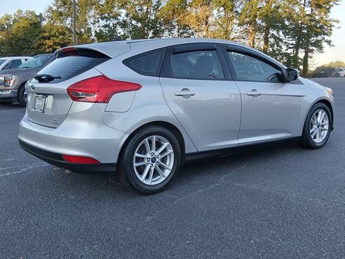Used 2016 Ford Focus SE FWD image 4