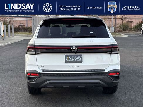 New 2026 Volkswagen Taos SE image 3