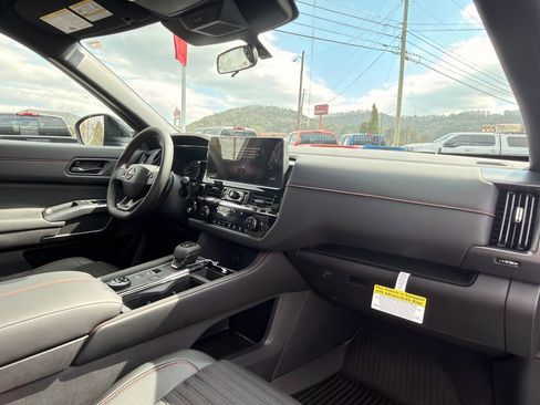 New 2026 Nissan Pathfinder Rock Creek image 16