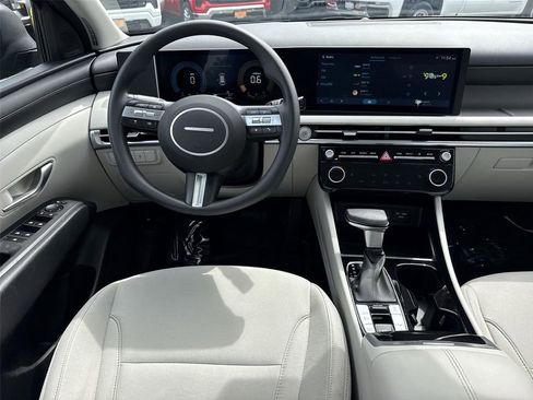 Used 2025 Hyundai Tucson SEL FWD image 18