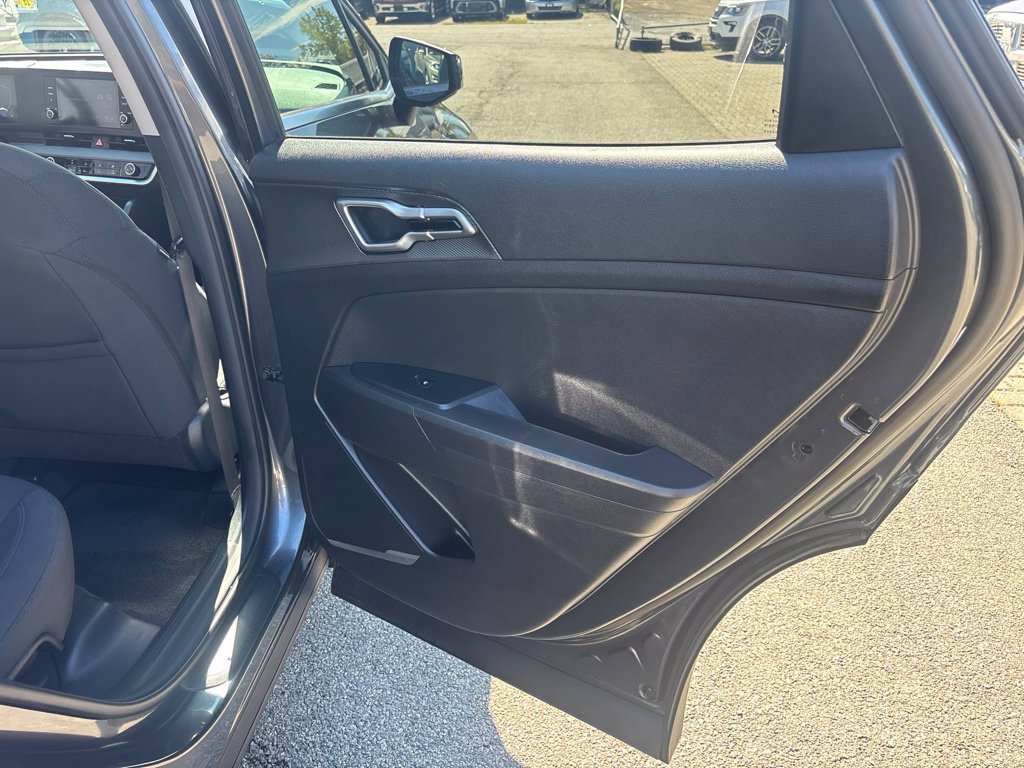Used 2023 Kia Sportage LX FWD image 25