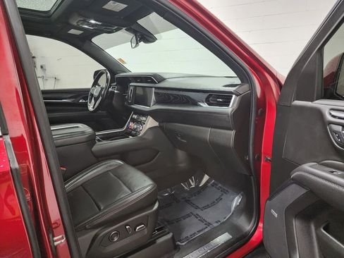 Used 2021 GMC Yukon Denali image 36