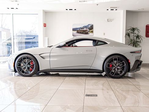 Used 2023 Aston Martin V8 Vantage Coupe image 6
