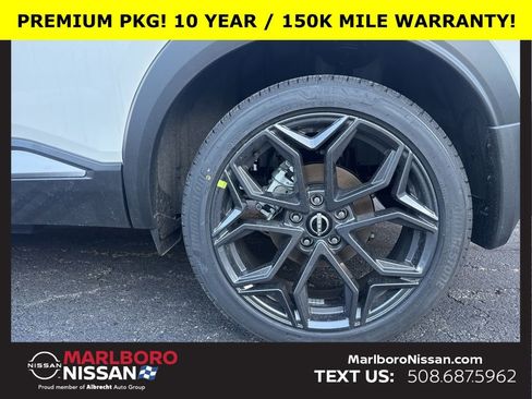 New 2026 Nissan Kicks SR w/ SR Premium Package image 12