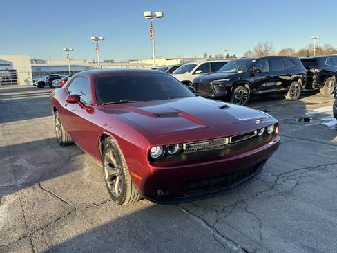 Used 2018 Dodge Challenger SXT Plus image 3