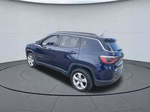 Used 2018 Jeep Compass Latitude w/ Popular Equipment Group AWD/4WD image 4