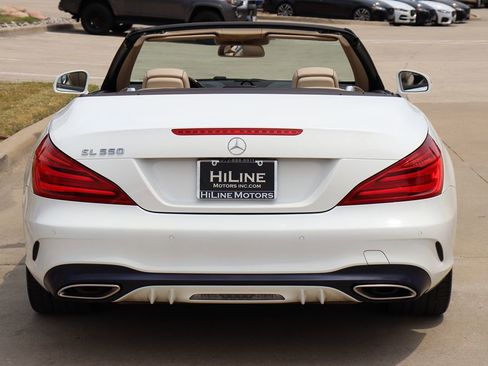 Used 2017 Mercedes-Benz SL 550 w/ Driver Assistance Package image 8