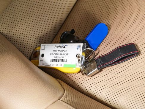 Certified 2021 Porsche 911 Carrera 4 image 37