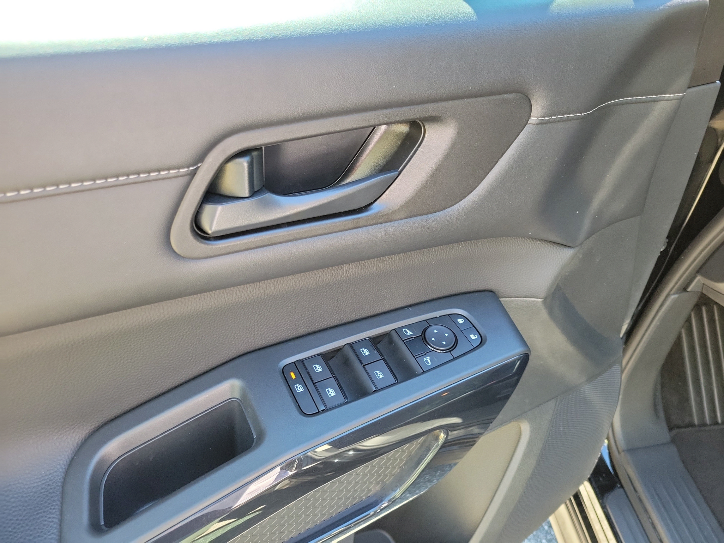 Certified 2024 Nissan Pathfinder S w/ Cargo Package FWD image 12
