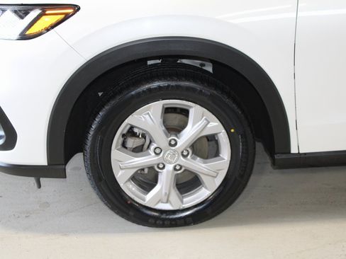 Used 2023 Honda HR-V LX image 6