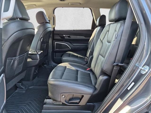 Used 2024 Kia Telluride EX w/ EX Captain's Chair Package FWD image 20