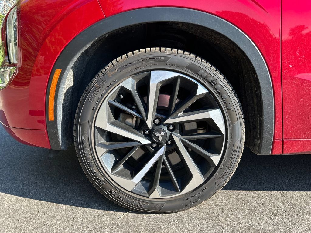 Used 2022 Mitsubishi Outlander SEL AWD/4WD image 9