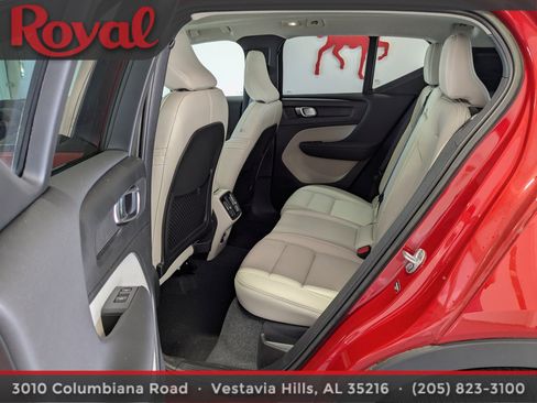 Certified 2024 Volvo XC40 B5 Plus w/ Protection Package Premier image 15