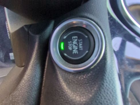 Used 2020 Buick Encore GX Essence FWD image 17