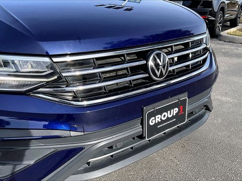 Used 2023 Volkswagen Tiguan SE image 32