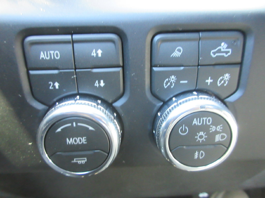 New 2026 GMC Sierra 1500 AT4 w/ AT4 Premium Package AWD/4WD image 17