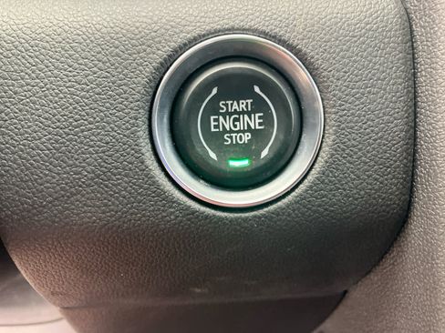Used 2025 GMC Acadia Denali w/ Super Cruise Package FWD image 29