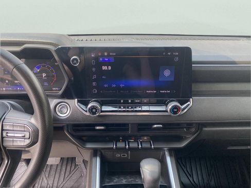 Used 2024 Chevrolet Colorado Trail Boss w/ Advanced Trailering Package AWD/4WD image 18