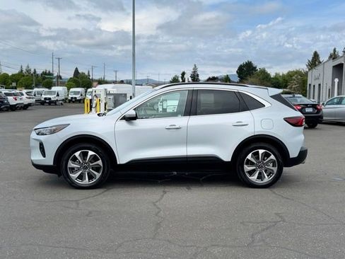 Used 2025 Ford Escape Platinum AWD/4WD image 6
