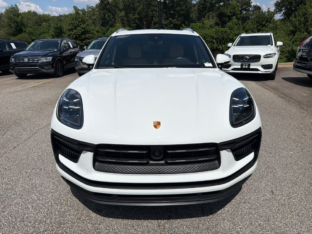 Used 2022 Porsche Macan S AWD/4WD image 2