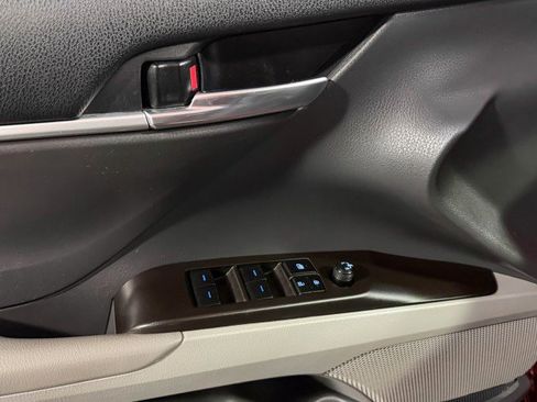 Used 2022 Toyota Camry LE image 27