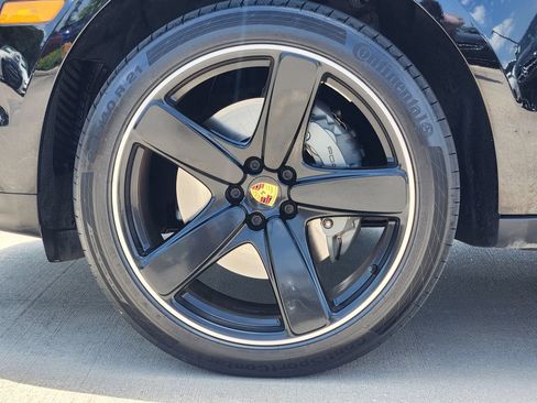 Used 2021 Porsche Macan S AWD/4WD image 12