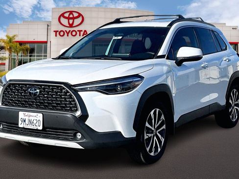 Certified 2024 Toyota Corolla Cross XLE image 11