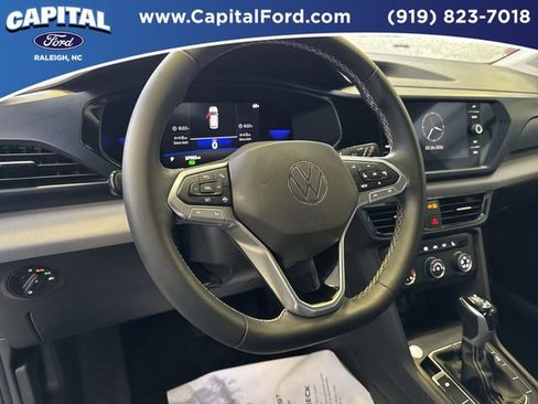 Used 2022 Volkswagen Taos SE image 23