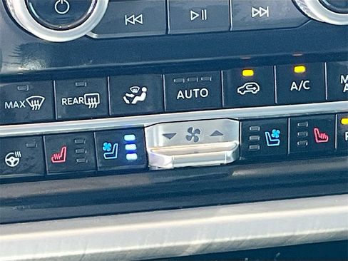 Used 2024 Ford Expedition XLT image 20