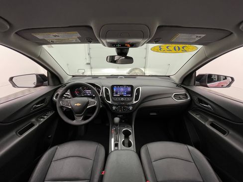 Used 2023 Chevrolet Equinox LT FWD image 3