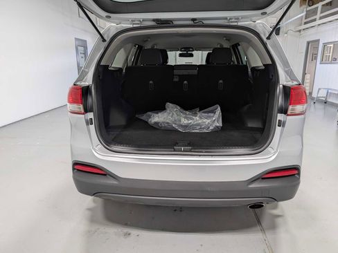 Used 2016 Kia Sorento LX AWD/4WD image 37