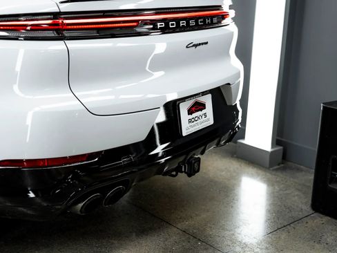 Used 2024 Porsche Cayenne Coupe image 51