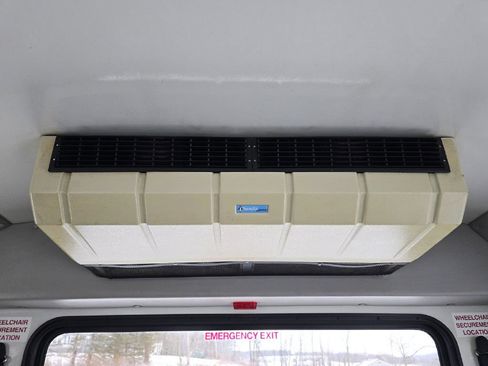 Used 2011 Ford E-450 and Econoline 450 Super Duty w/ Shuttle Bus Prep Pkg image 16