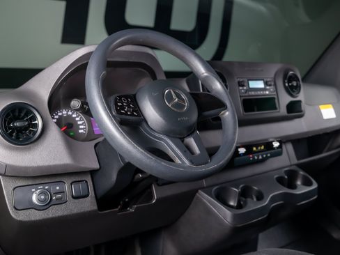 Used 2023 Mercedes-Benz Sprinter 2500 image 3