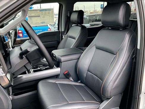 New 2026 Ford F250 Lariat w/ Black Appearance Package image 9