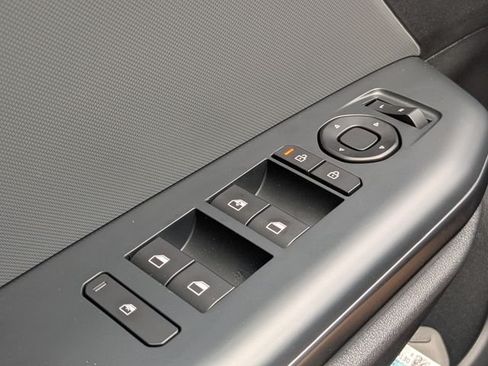 New 2026 Kia K4 FWD image 22