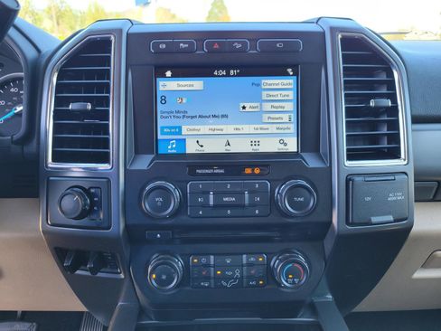 Used 2018 Ford F350 XLT w/ XLT Premium Package AWD/4WD image 24