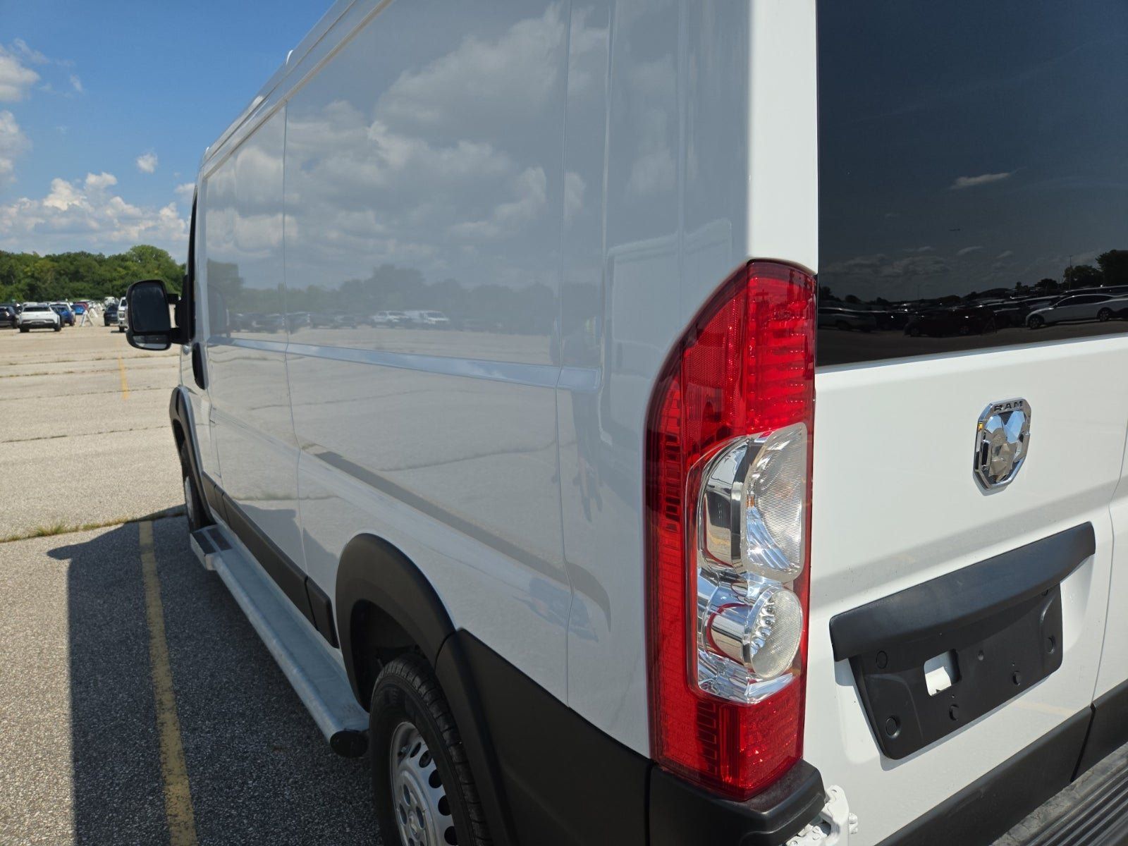 Used 2025 RAM ProMaster 2500 w/ U-Haul Equipment Group FWD image 4
