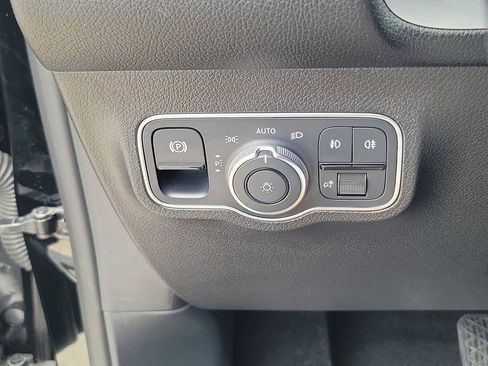 Used 2023 Mercedes-Benz GLB 250 4MATIC image 22