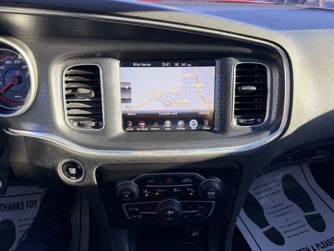 Used 2016 Dodge Charger R/T Scat Pack w/ Technology Group RWD image 17