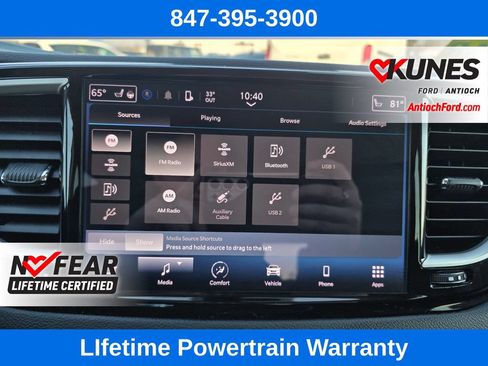 Used 2024 Chrysler Pacifica Touring-L FWD image 50