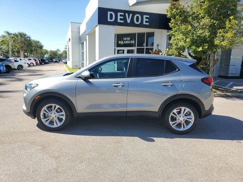 Certified 2023 Buick Encore GX Preferred FWD image 2